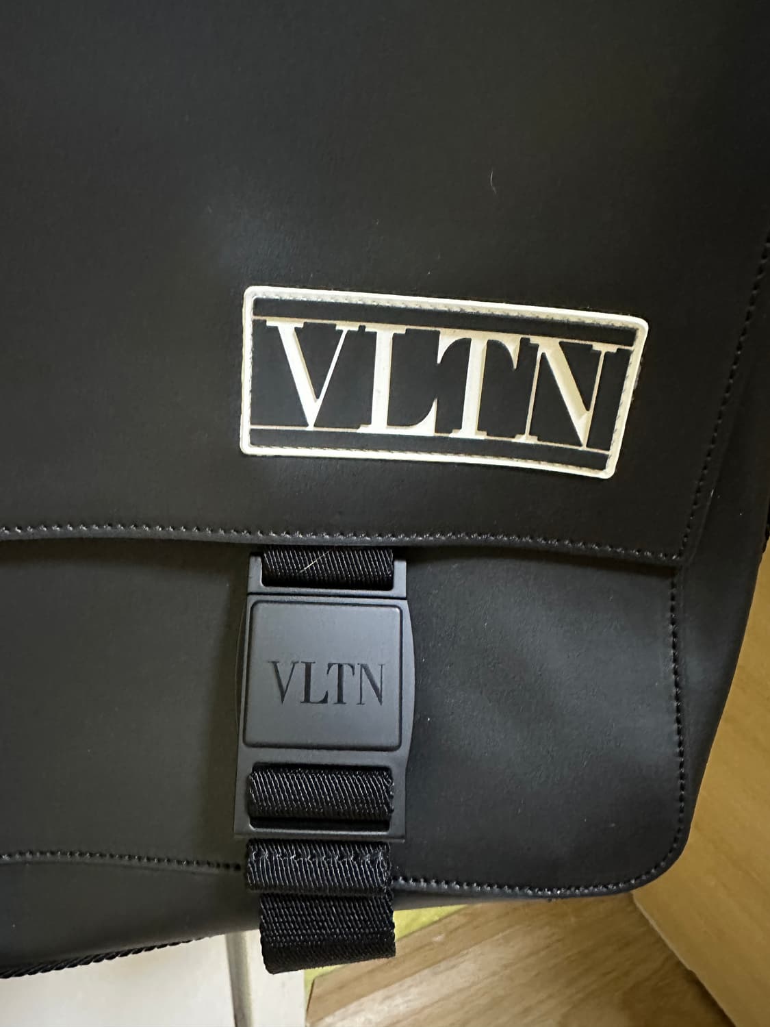 발렌티노 메신저백 상품이미지1