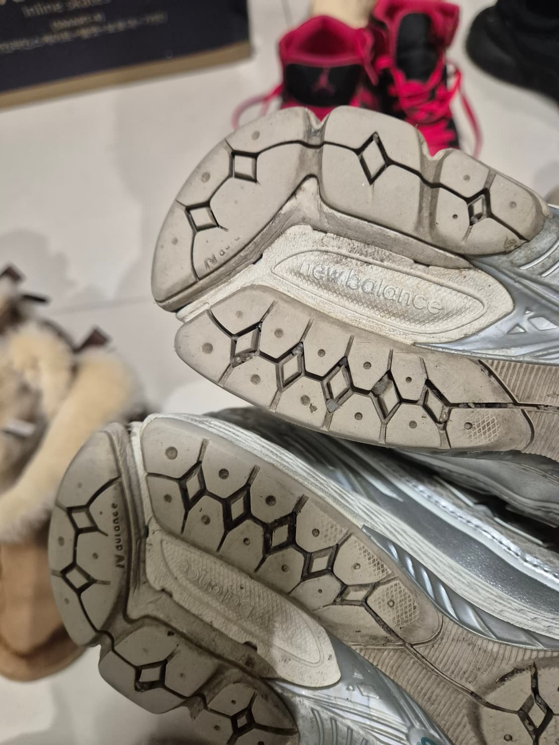 뉴발란스  245 상품이미지3