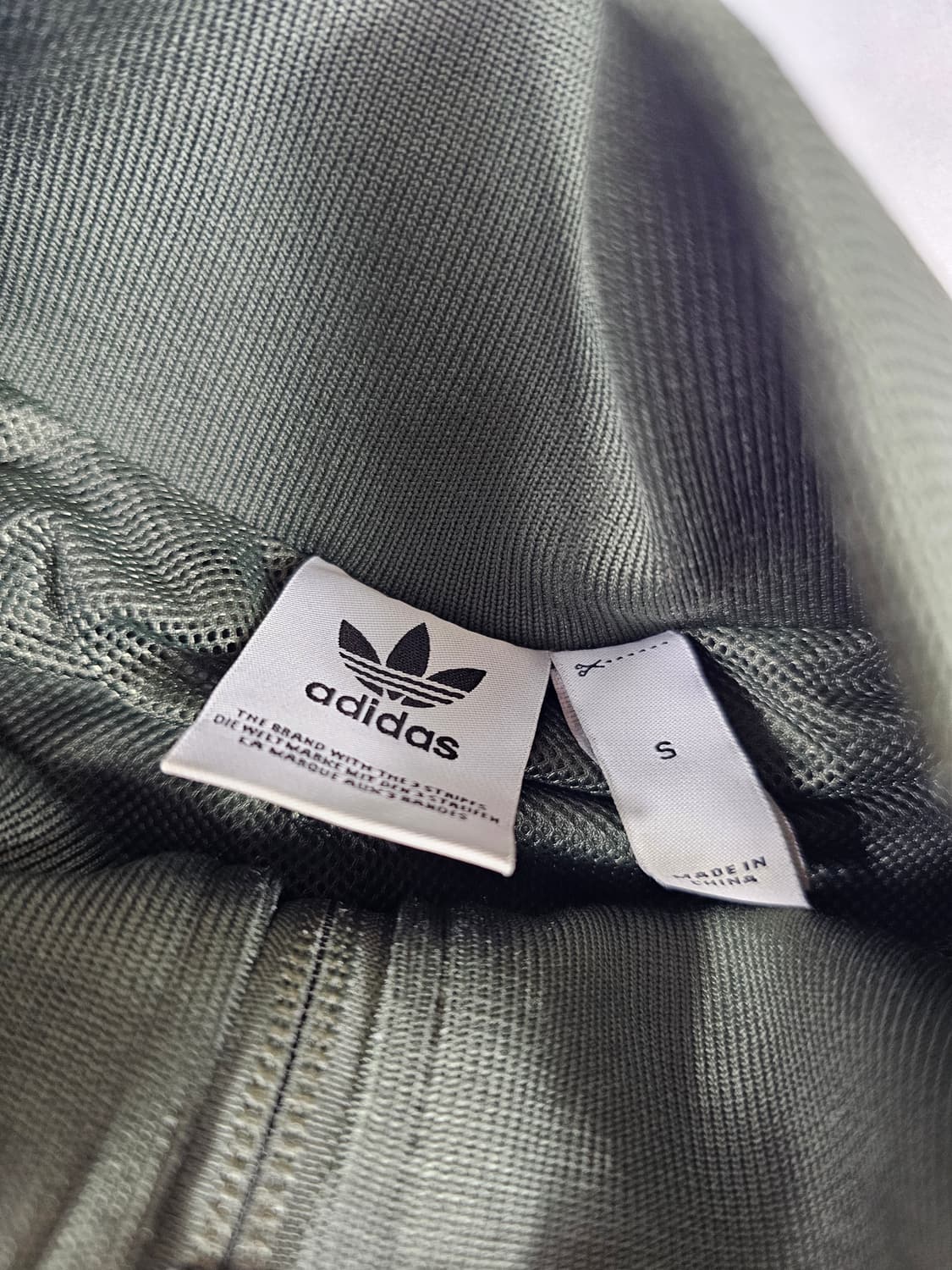 아디다스벨뱃트랙탑 상품이미지2