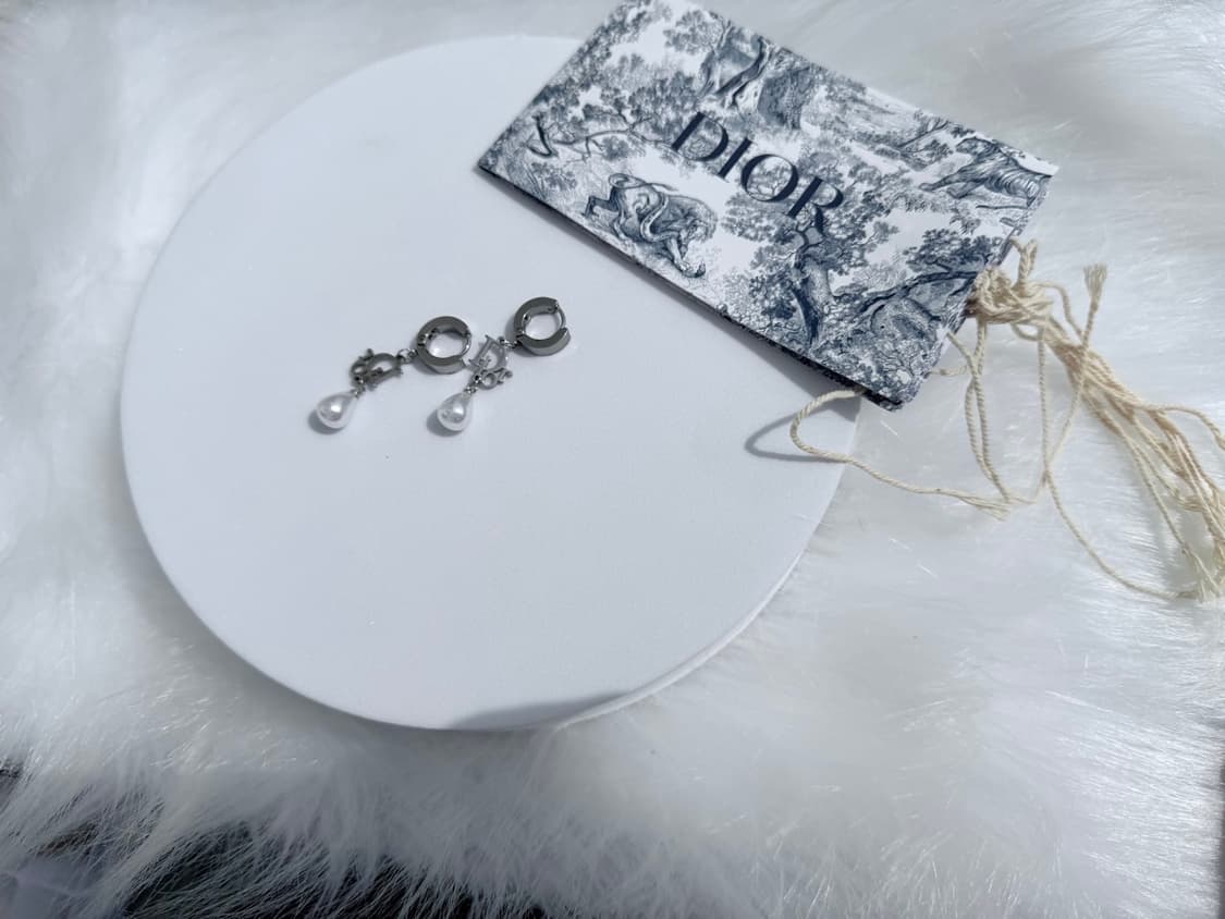 디올 실버 진주 드롭 이어링 상품이미지2