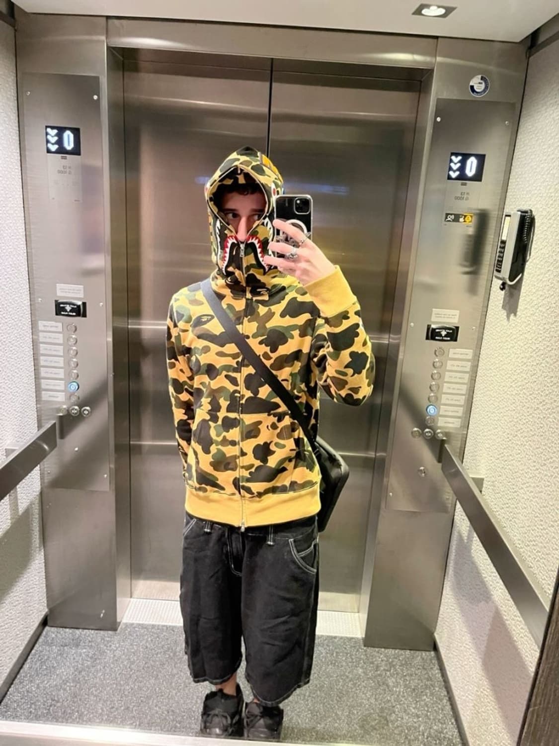 (정품) 베이프 퍼스트 카모 샤크 풀 집 후드 옐로우 상품이미지3