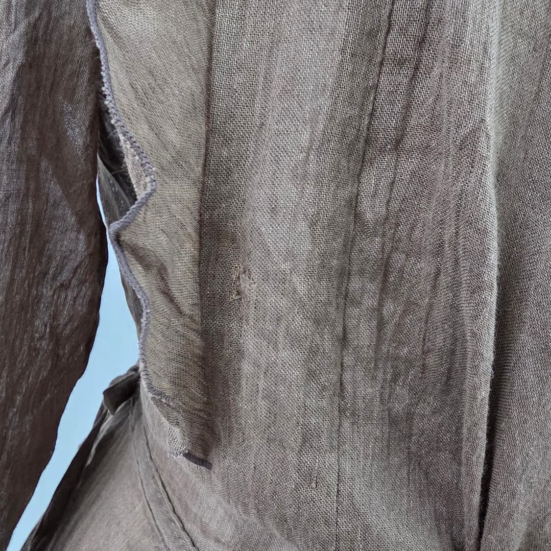 카키 린넨 혼방 내츄럴 리본 랩 블라우스 상품이미지9