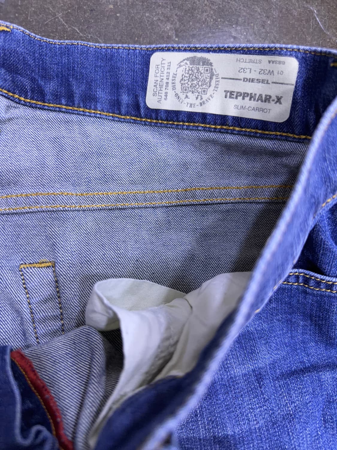 디젤 테파르 슬림 캐롯핏 빈티지 워싱 데님팬츠 32 상품이미지9