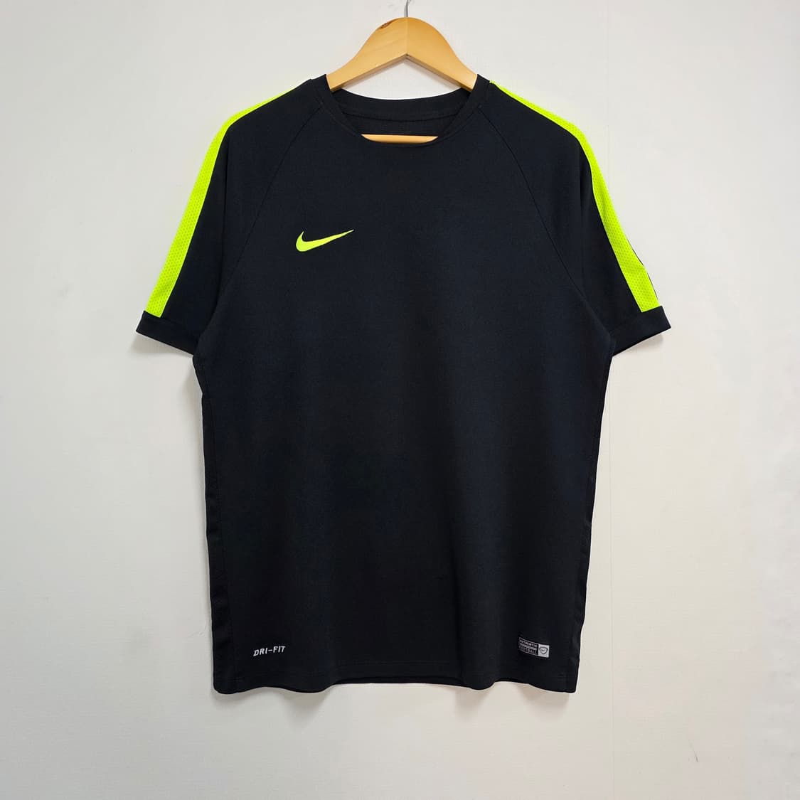XXL 105  나이키 드라이핏 반팔티셔츠 블랙 형광 상품이미지1