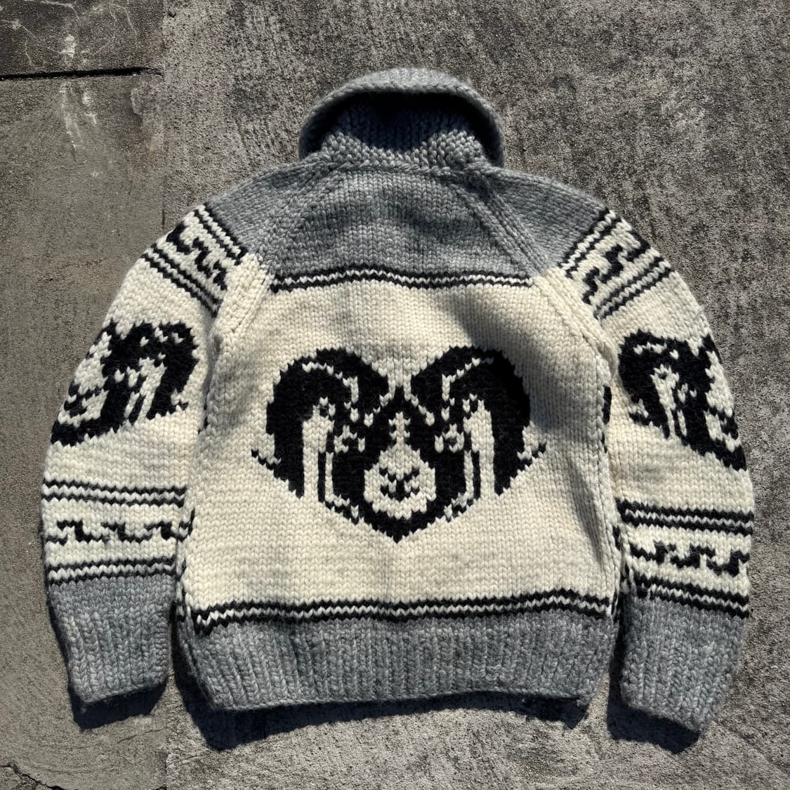 [M~L] Long House 산양 자수 코위찬 상품이미지2