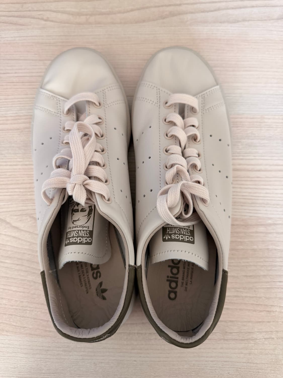 아디다스 스탠 스미스 데콘 올리브 250mm 새상품 팝니다 상품이미지1