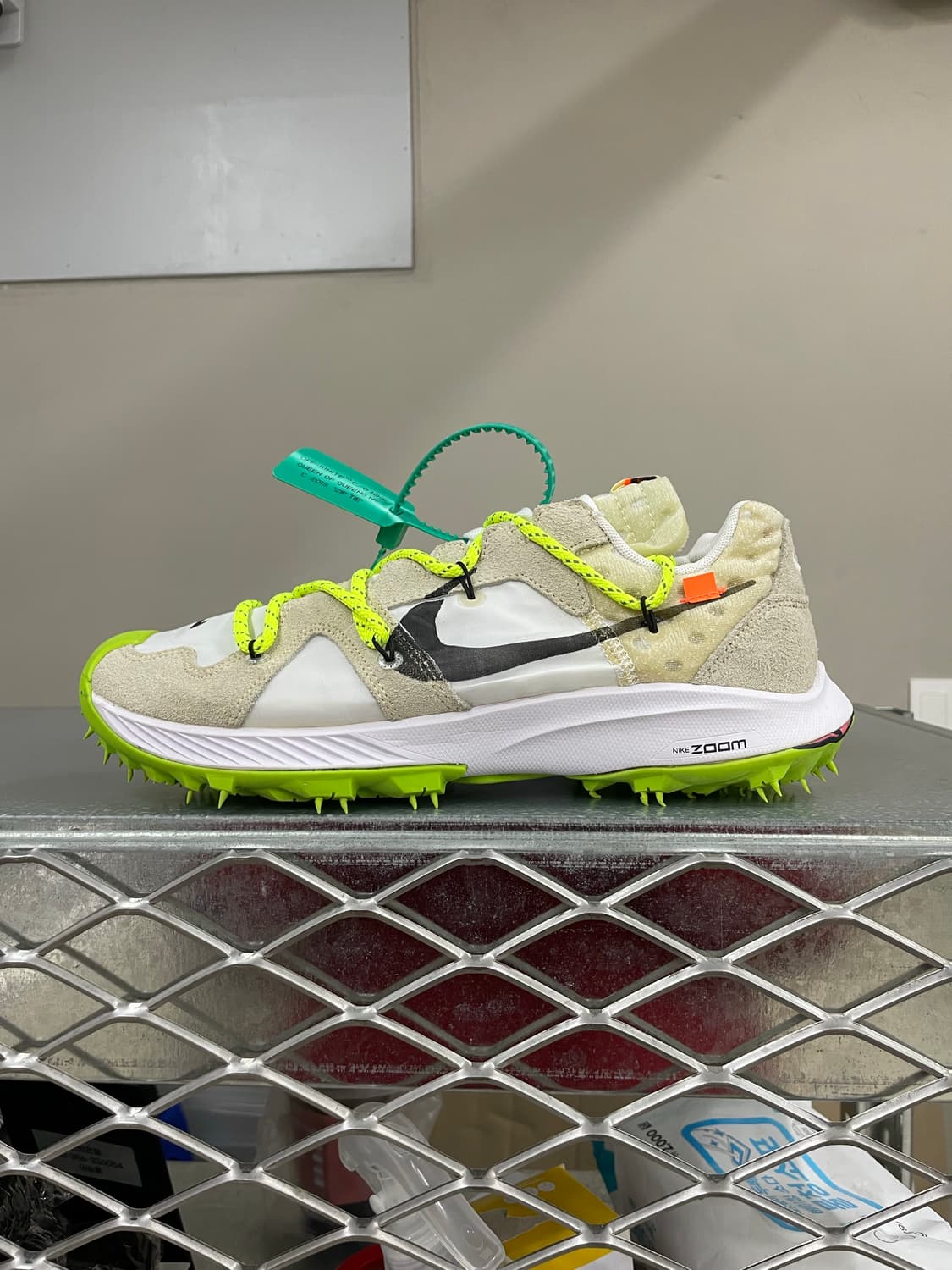 나이키 X 오프화이트 줌 테라 카이거 5 화이트 290 상품이미지1