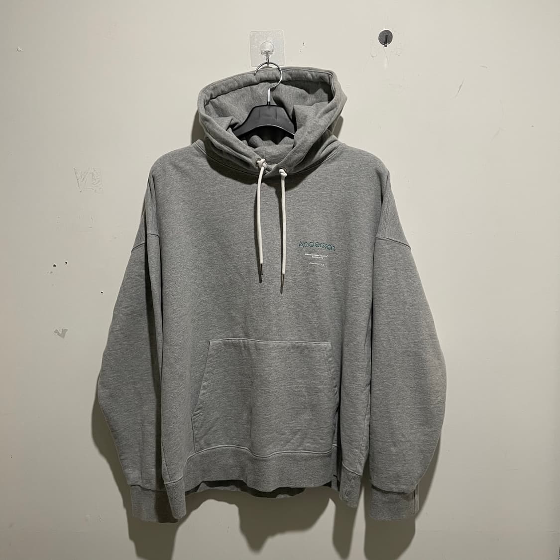 앤더슨벨 후드티 상품이미지1