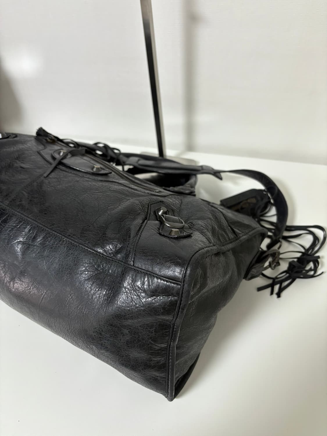 발렌시아가 파트타임 모터백 블랙 상품이미지5