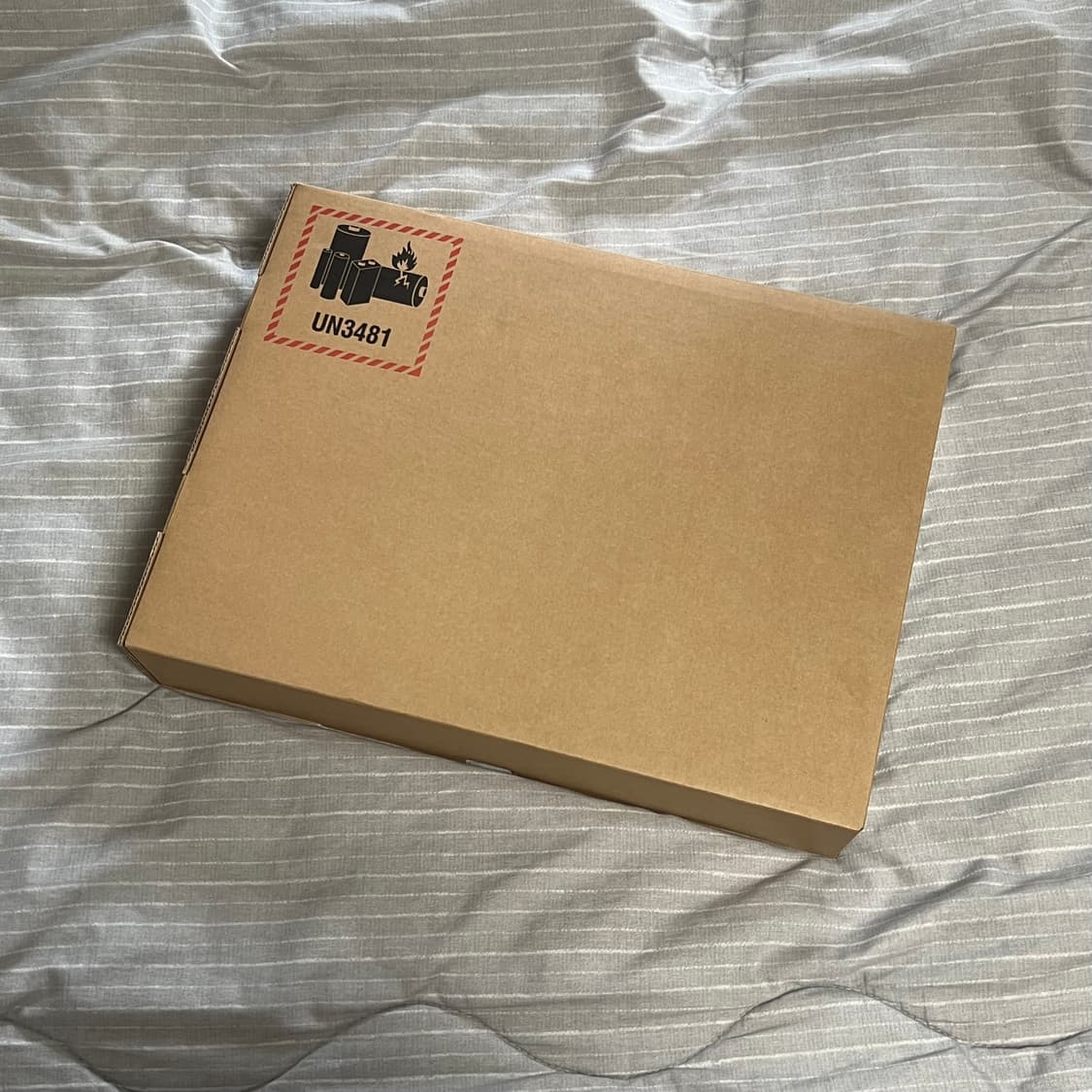 맥북 에어 15 M5칩 실버 미개봉 상품이미지1