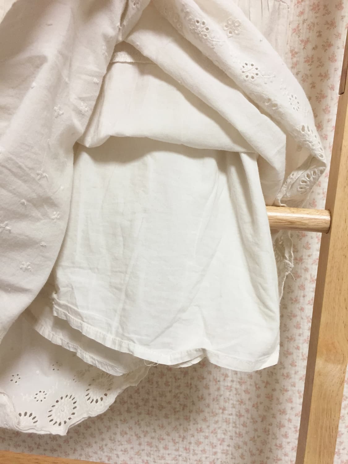 빈티지 어스뮤직 아이보리 펀칭 슬리브리스 상품이미지7