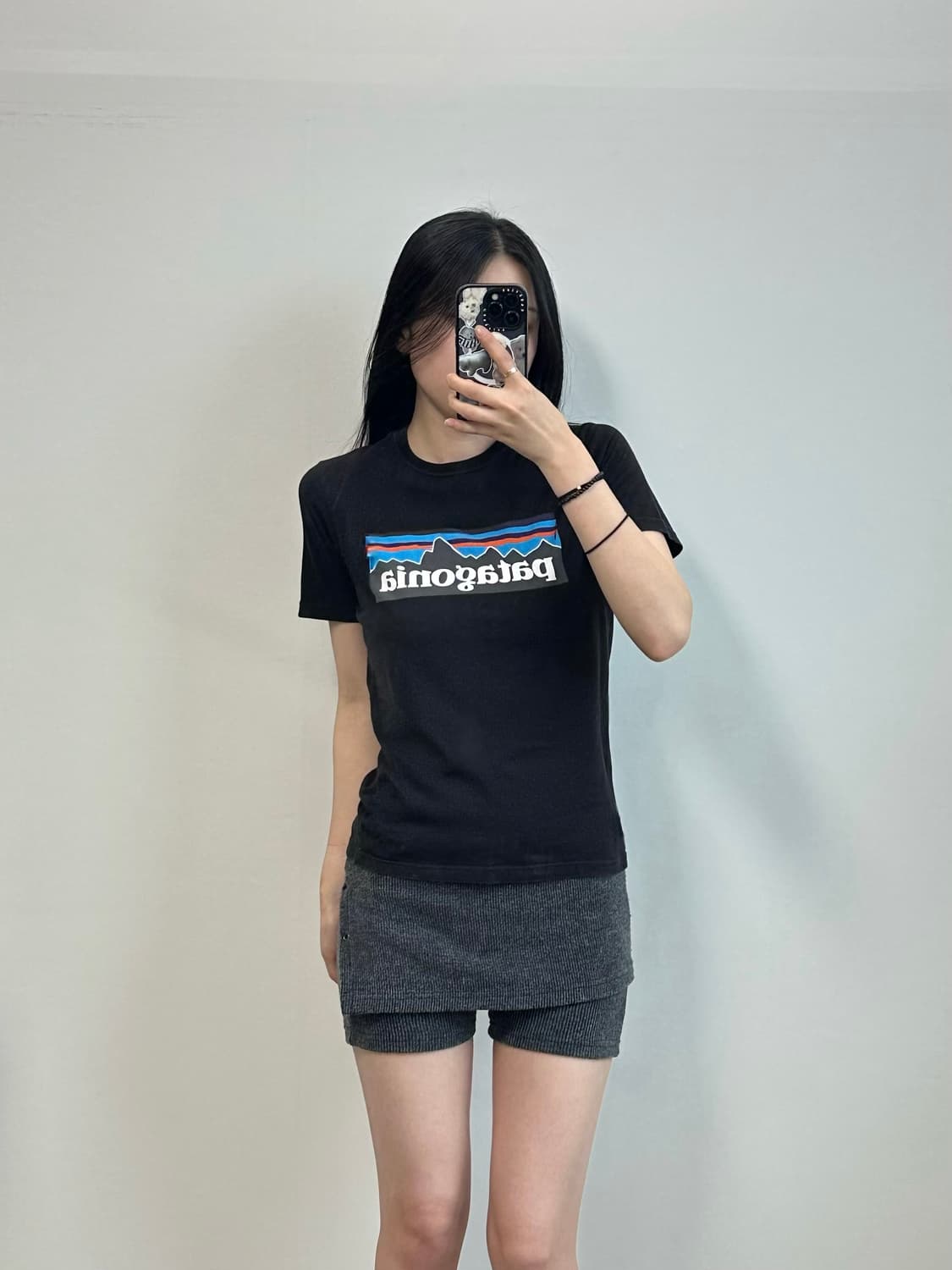 파타고니아 빅로고 블랙 반팔 티셔츠 상품이미지1