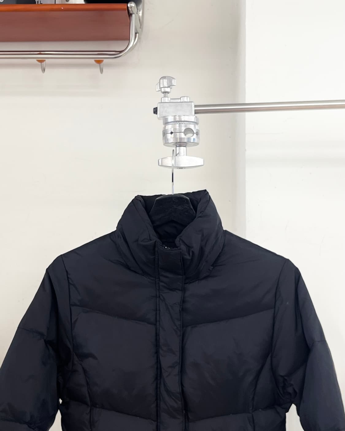 베르사체 블랙 스탠드업 칼라 퍼퍼 자켓 상품이미지2