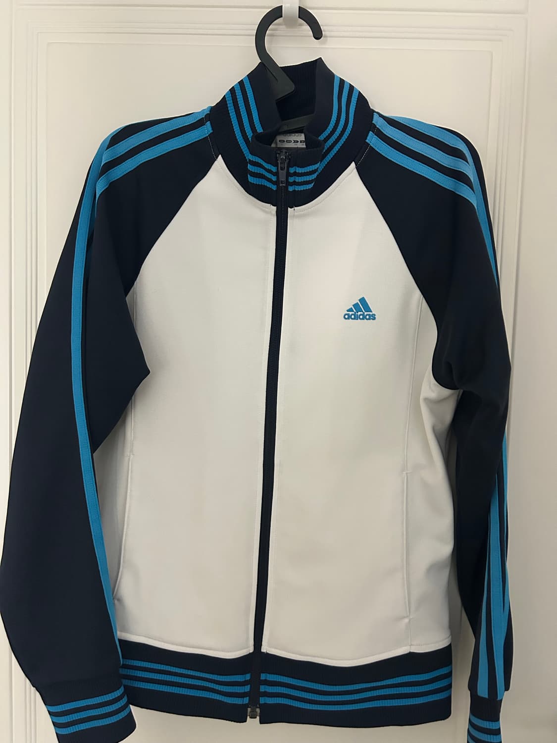 아디다스 시나모롤 깔 져지 상품이미지1