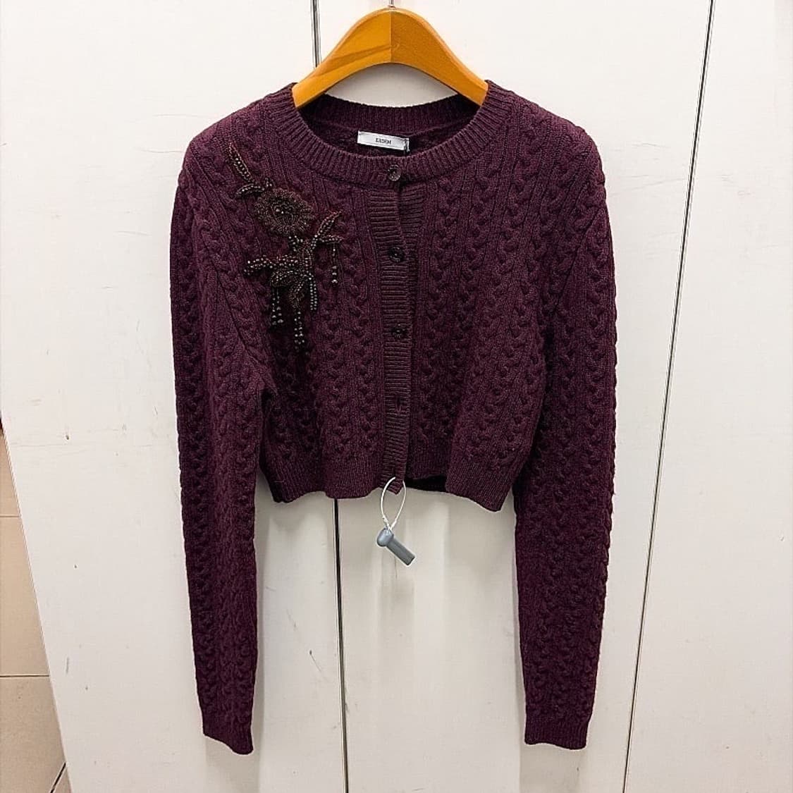 (정품/새상품) 에르뎀 여성 버건디 케이블 니트 크롭 가디건 상품이미지1