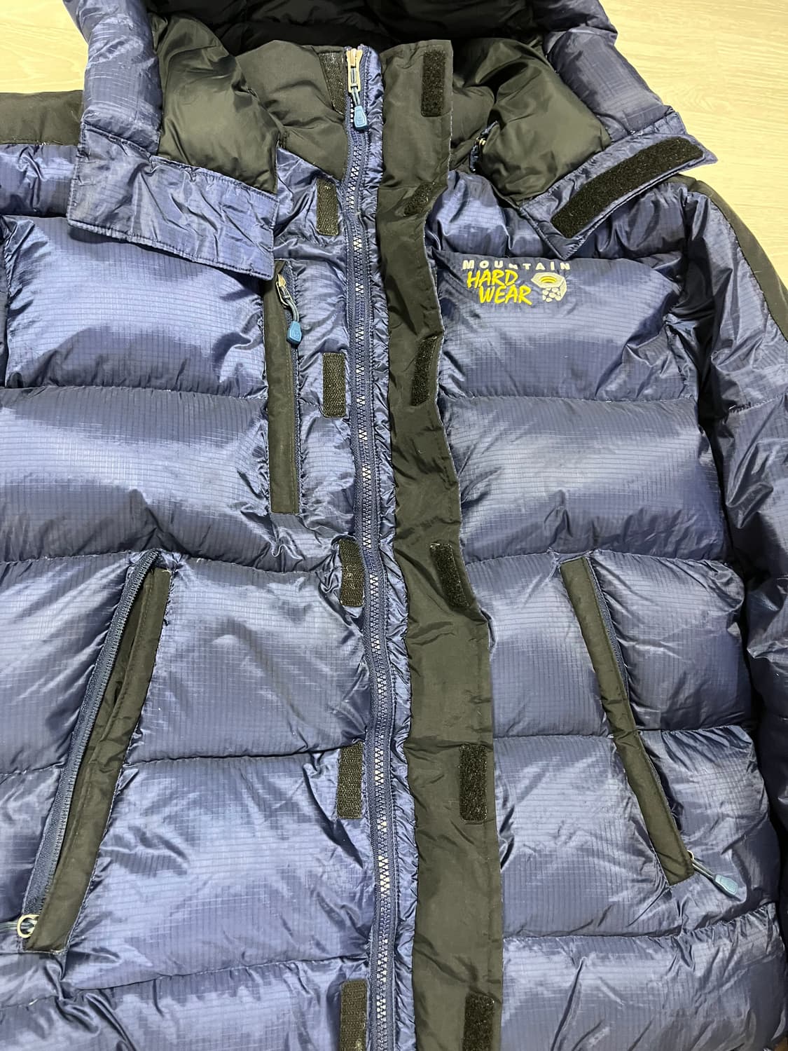 마운틴하드웨어 에어쉴드패딩 상품이미지2