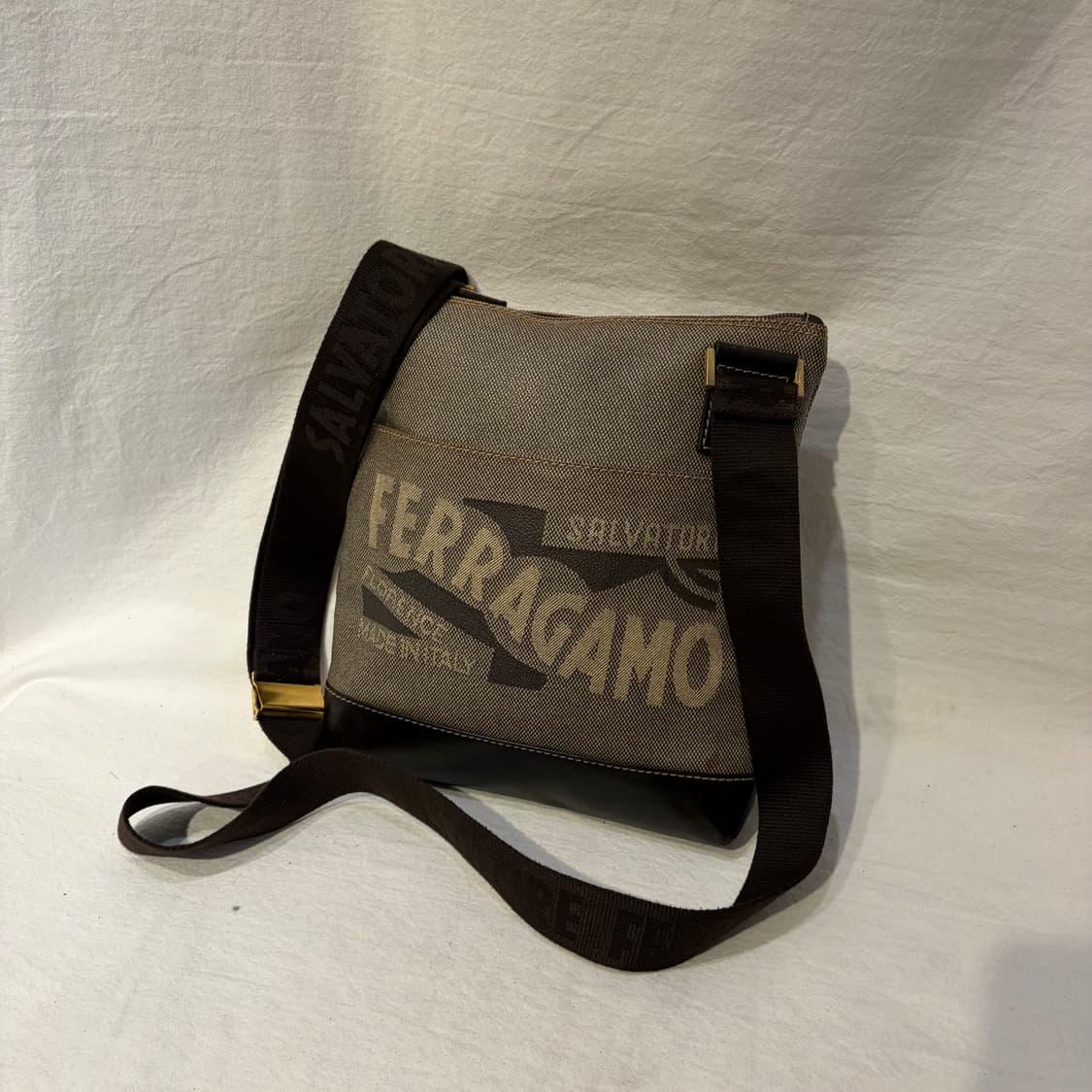 페라가모 자가드 크로스백 가방 상품이미지1