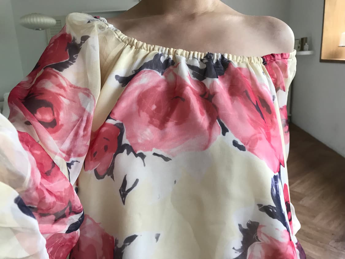 vintage off-shoulder pattern blouse 상품이미지2