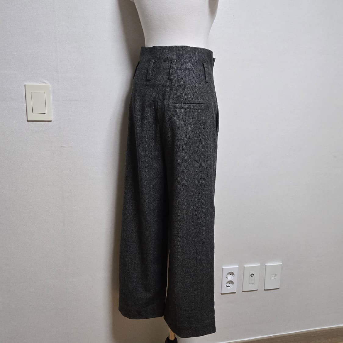 코스 하이웨이스트 핀턱 슬랙스  상품이미지2