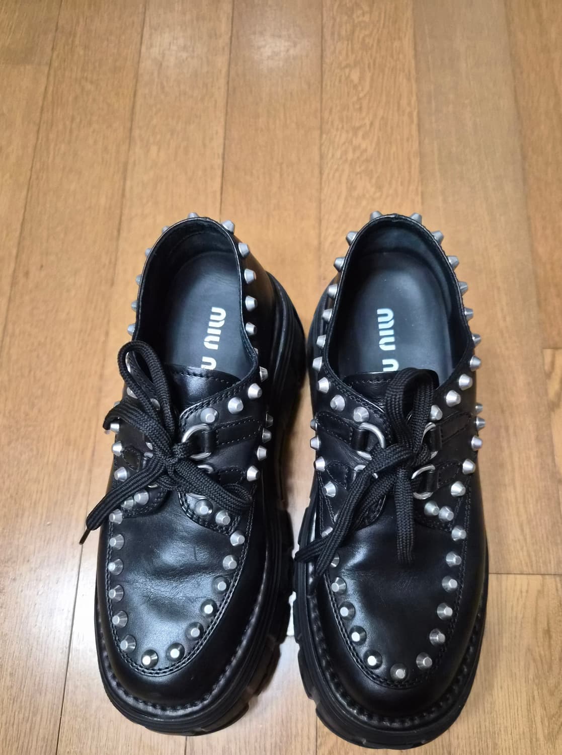 (정품) 미우미우 레더 스터드 로퍼 35.5 (명품 더비슈즈 신발 구두) 상품이미지2