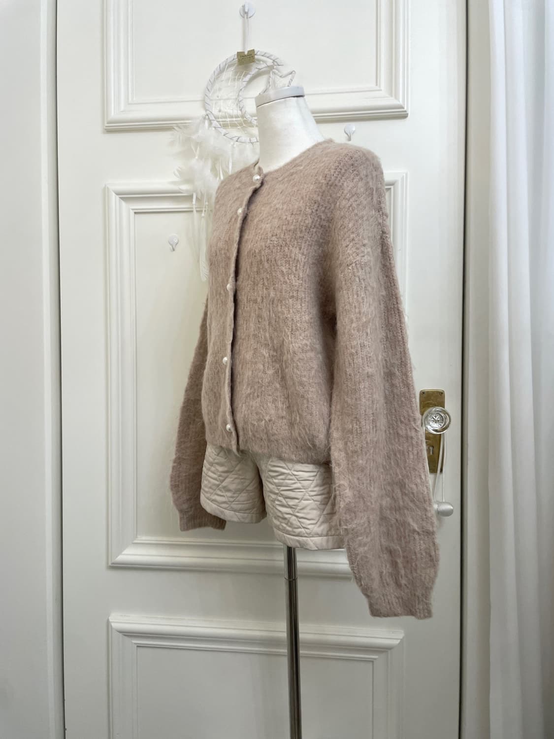 beige warm pearl button loose cardigan 상품이미지2