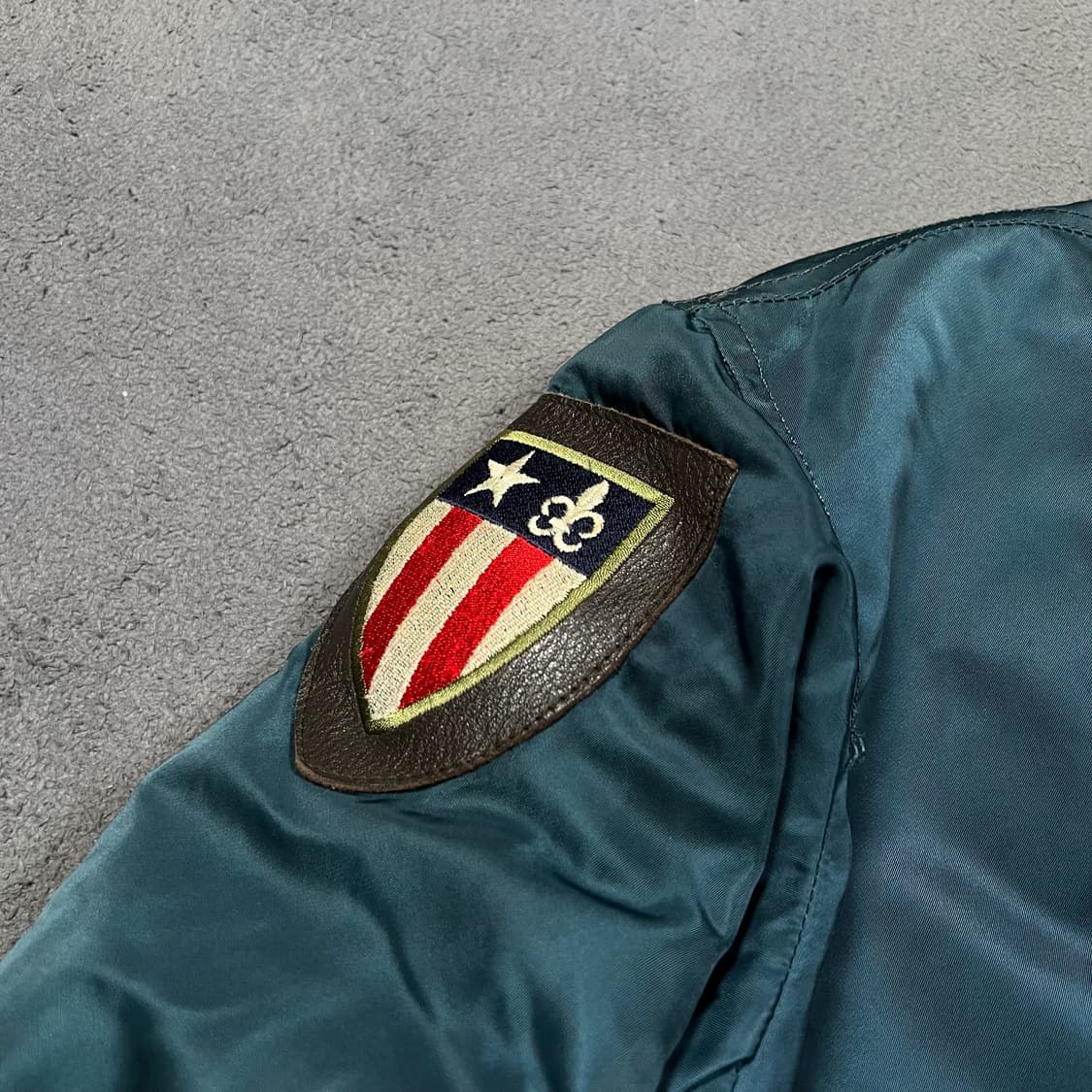 알파 인더스트리 FLT45P 패치 자켓 상품이미지5