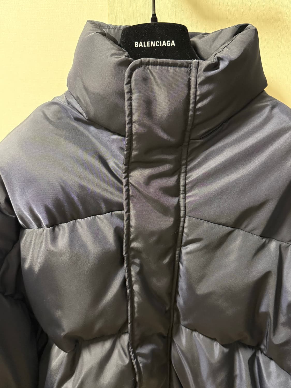 발렌시아가 21fw 블루 나일론 오버사이즈 패딩 상품이미지5