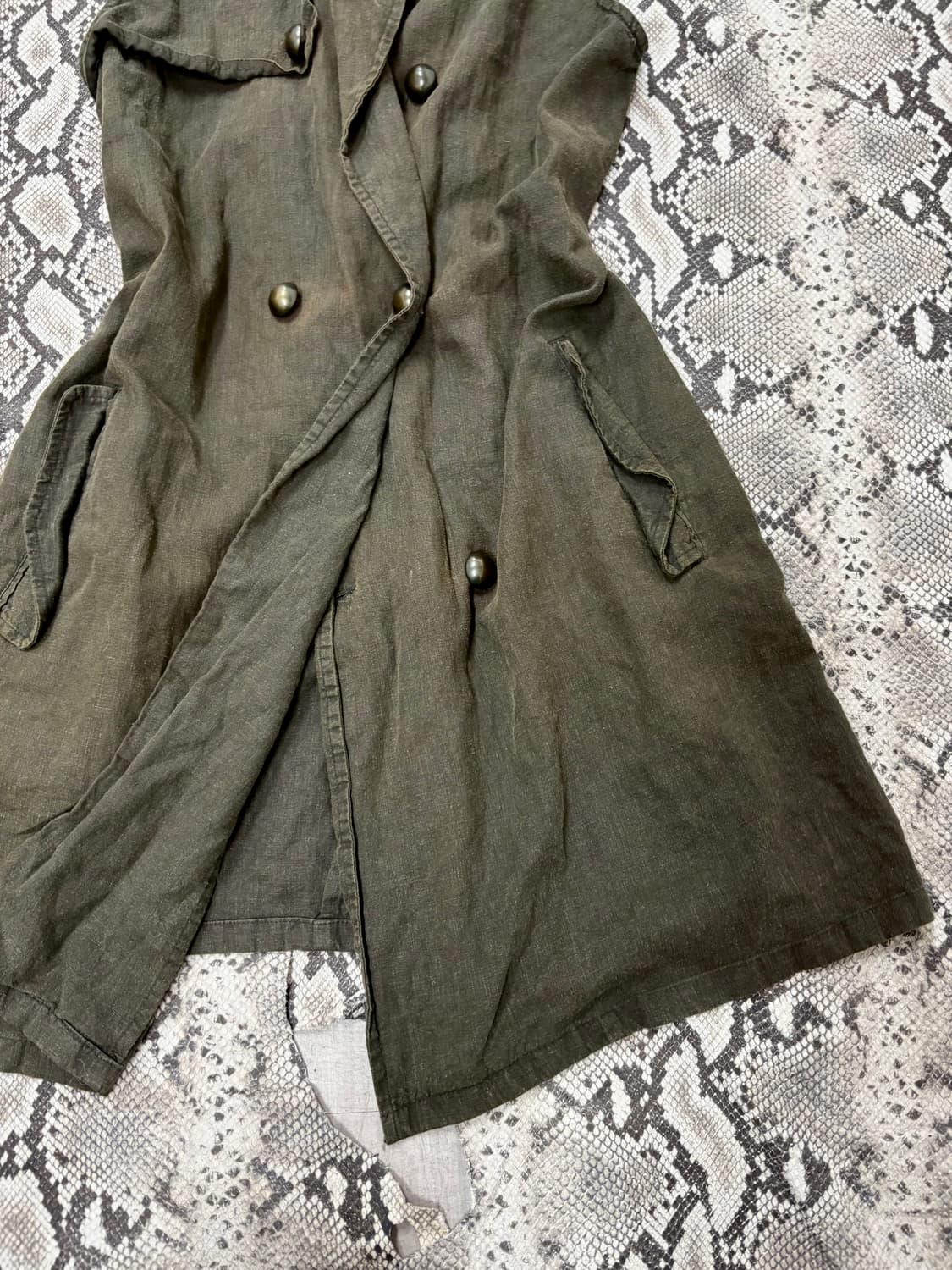 “Vintage” Grunge Mood Neck Buckle Detail 상품이미지9