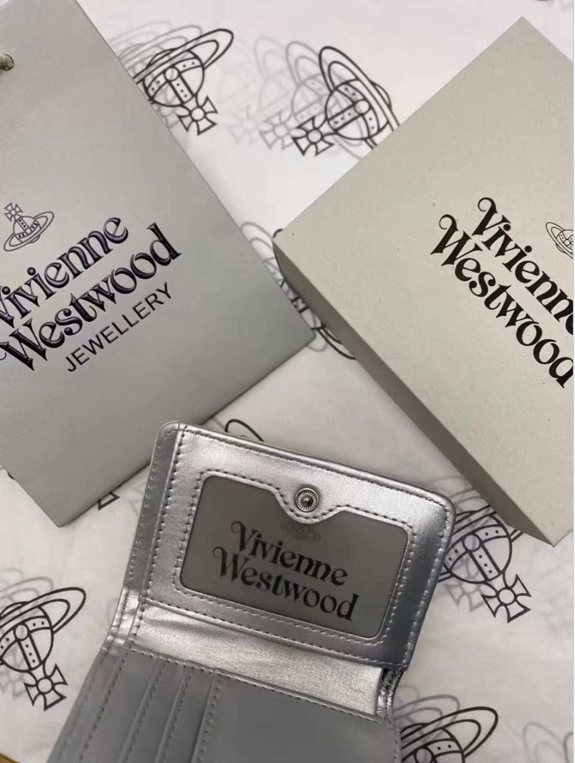 비비안웨스트우드 아카이브 애나멜 레드 레더 은장 하프월렛 반지갑 상품이미지4