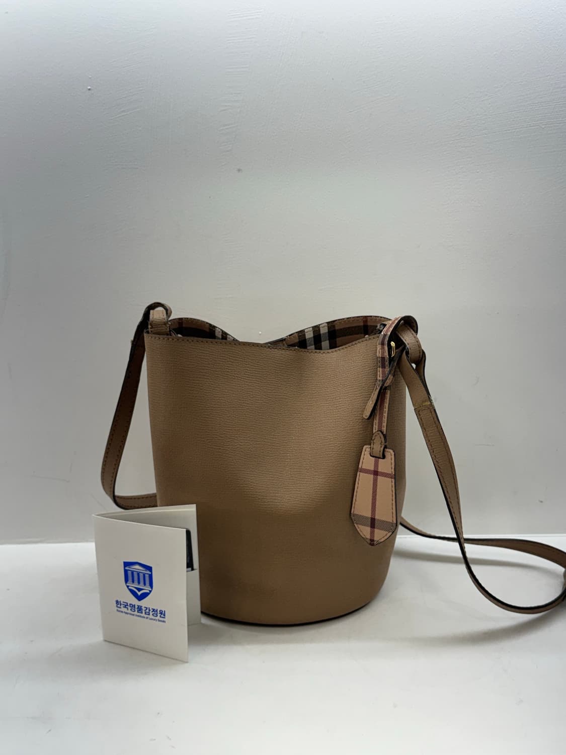 버버리 헤이마켓 버킷백(한국명품감정서) 상품이미지2