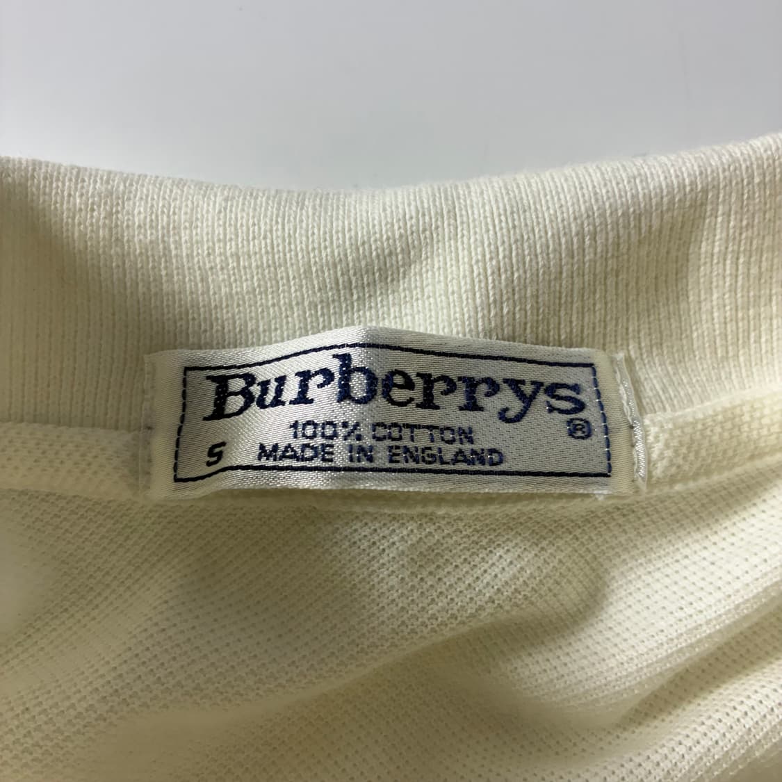 Burberrys  버버리 크레스트 자수 피케 화이트 반팔 폴로셔츠 상품이미지3