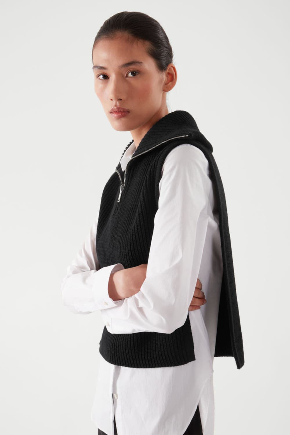 cos 코스 오픈 사이드 하프지퍼 베스트 조끼 유니섹스 블랙 상품이미지2