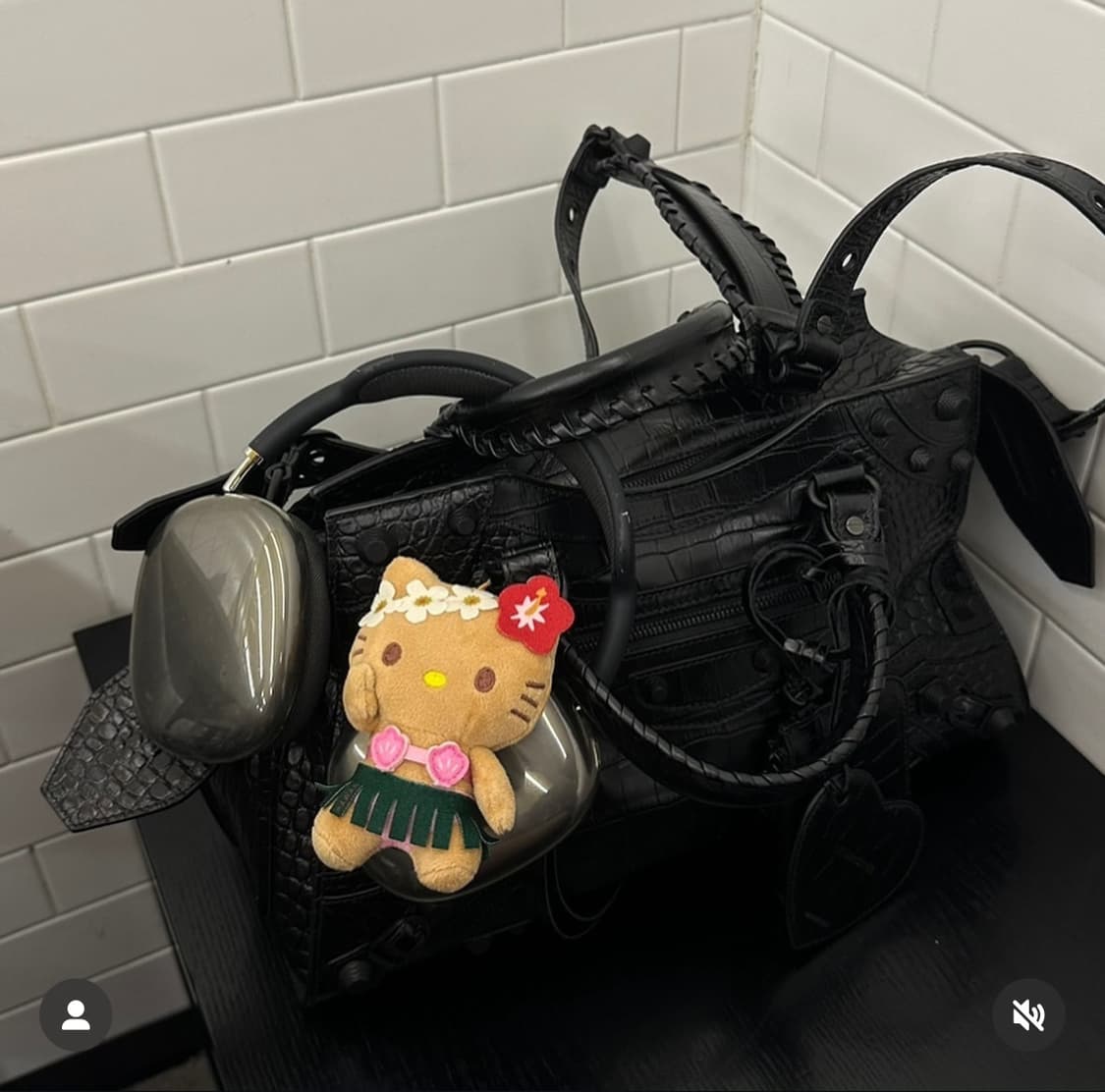 발렌시아가 네오카골 시티백 크로커다일 블랙 상품이미지4