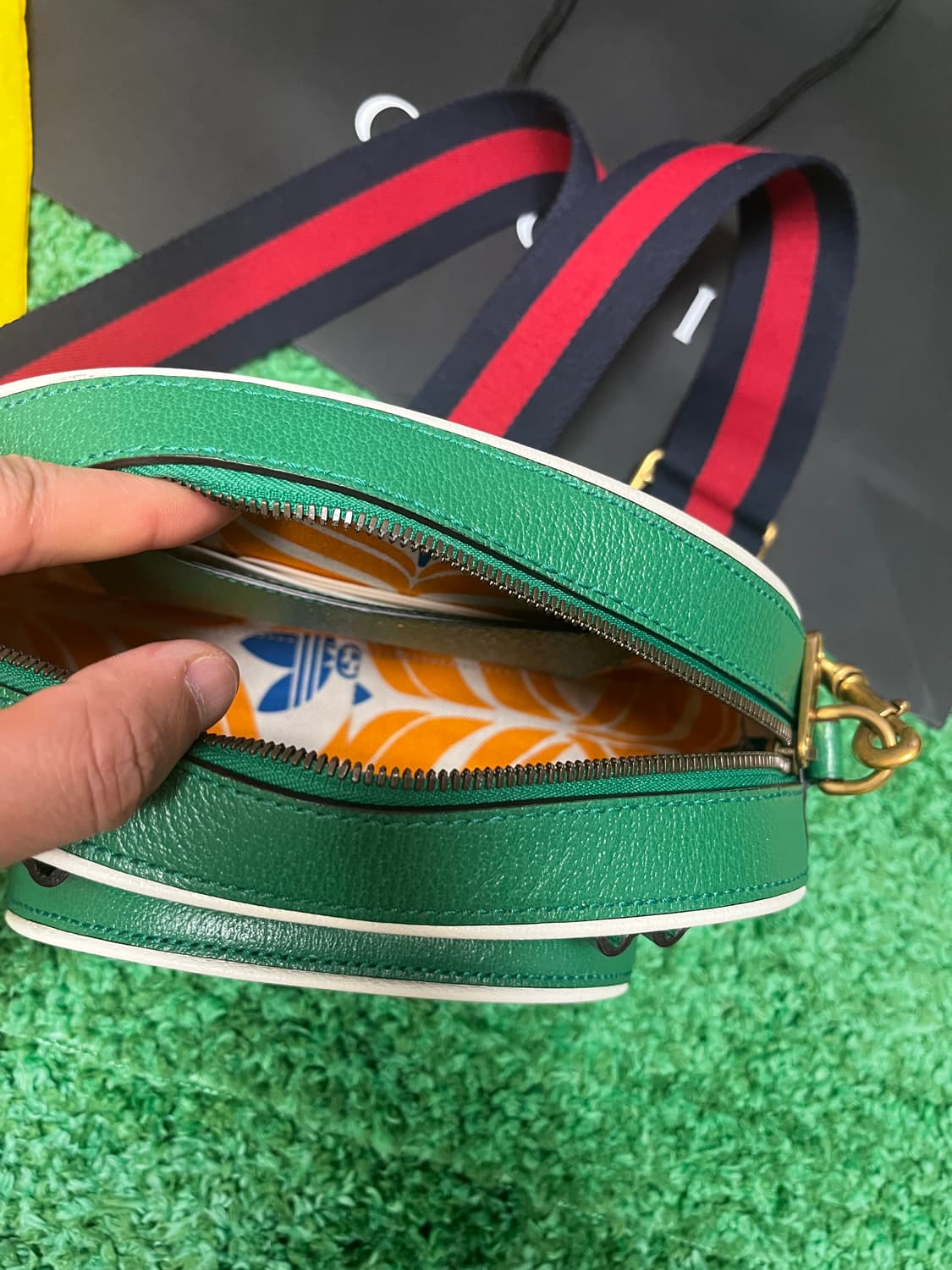 구찌 x 아디다스 콜라보 스몰 숄더백 상품이미지6