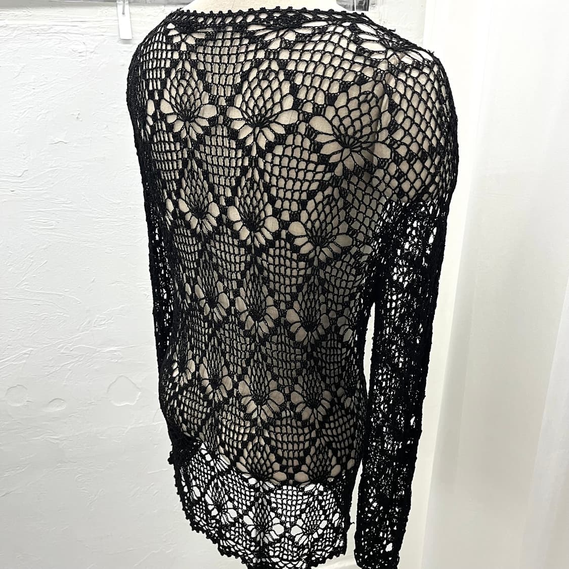 [OS] 빈티지 패턴 펀칭 니트 스웨터 상품이미지5