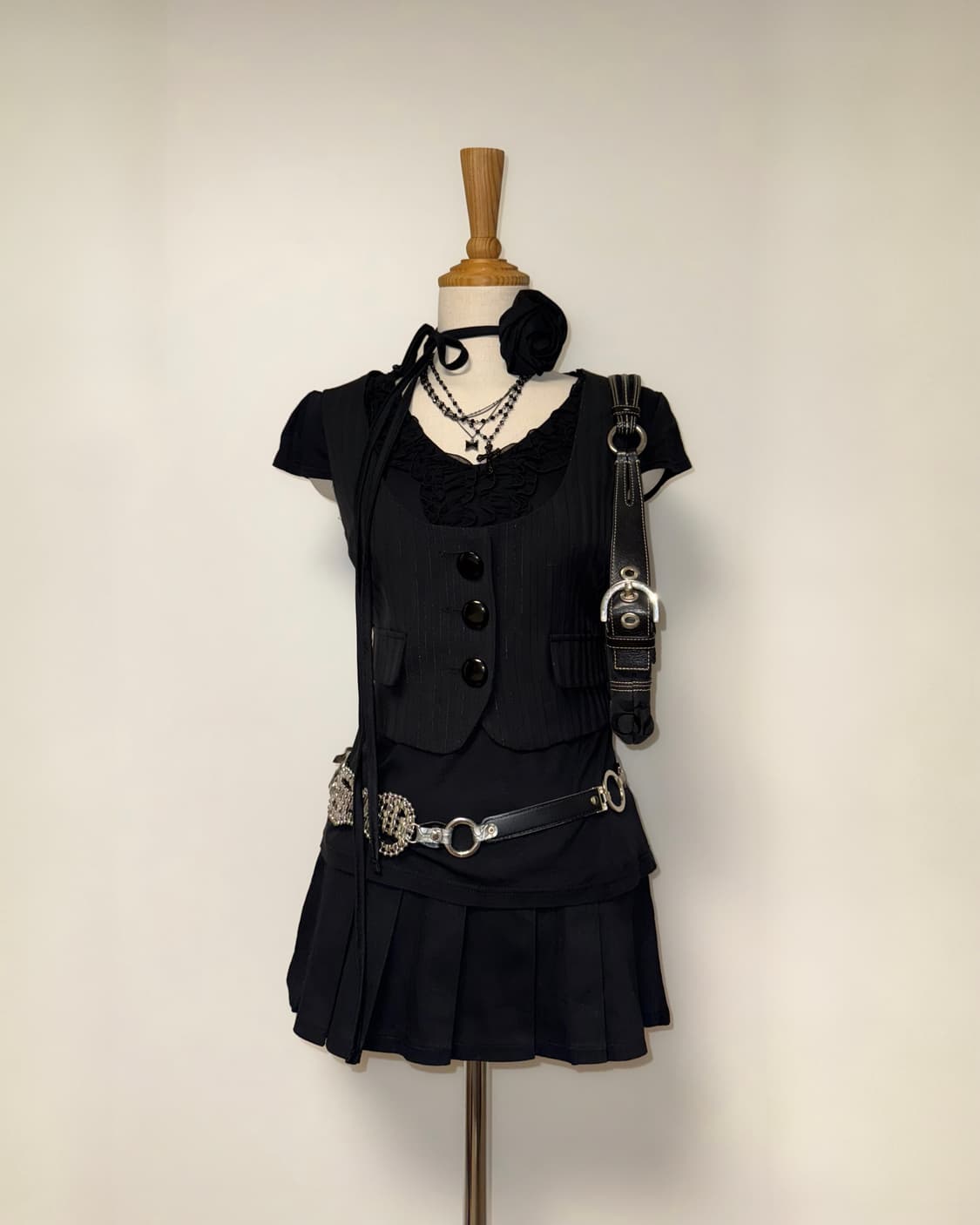 프릴 데일리 고스 블랙 반팔 상품이미지2