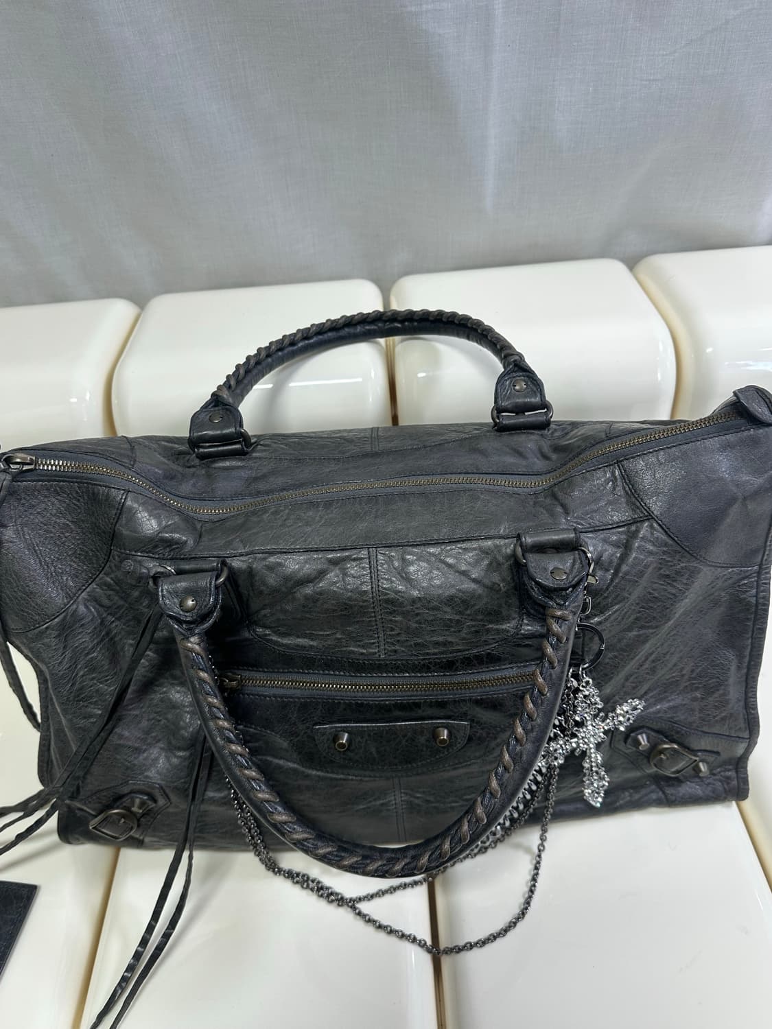 [A 정품] 발렌시아가 시티 모터백 라지 다크그레이 상품이미지4