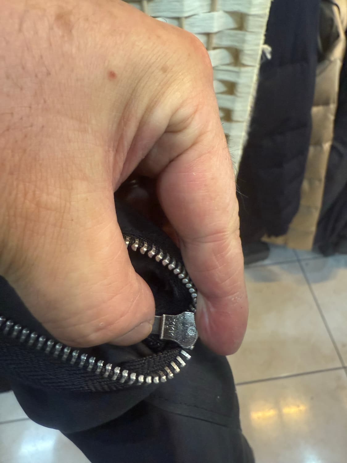 1/95-100/18ss 정품 사카이 코트 팝니다 상품이미지4