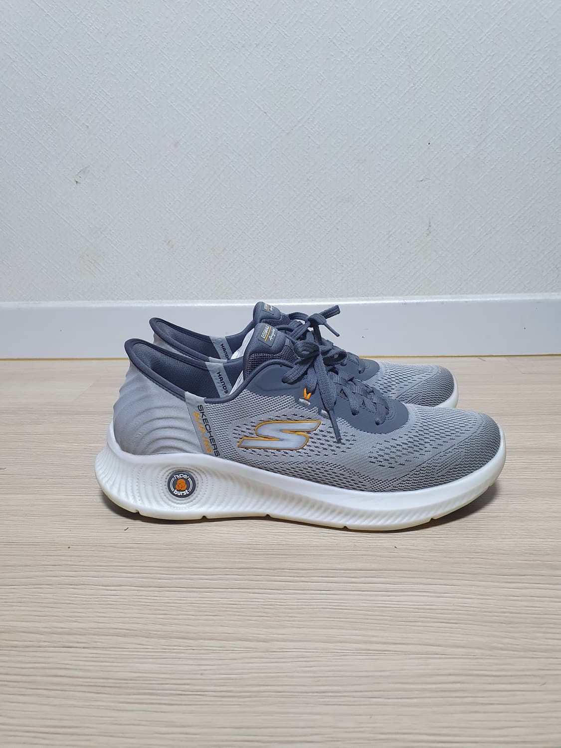 스케쳐스 아치핏 슬립온 270 상품이미지1