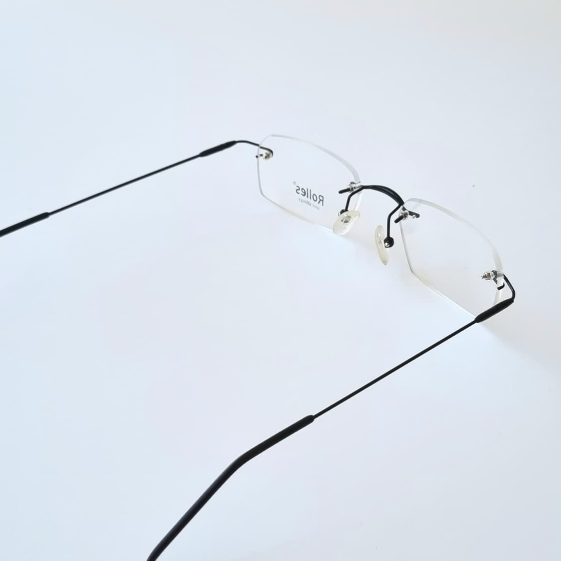 데드스탁 초경량 지적인 무드 안티-알러지 무테 안경   632 상품이미지7