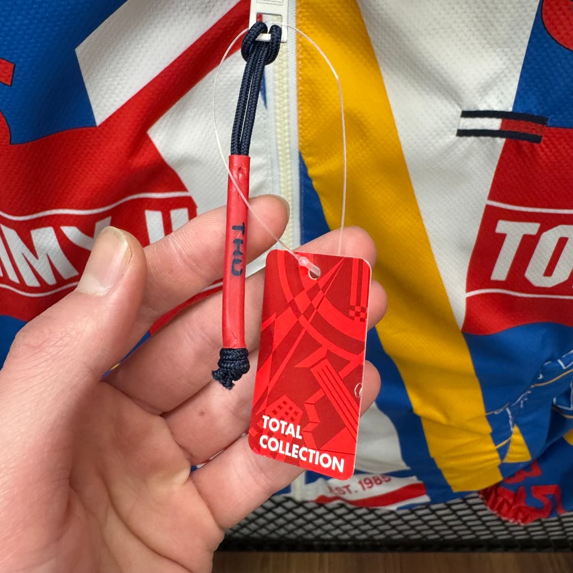 타미힐피거 데님 바람막이 레트로 그래픽 포인트 헤리티지 컬러 배색 상품이미지6