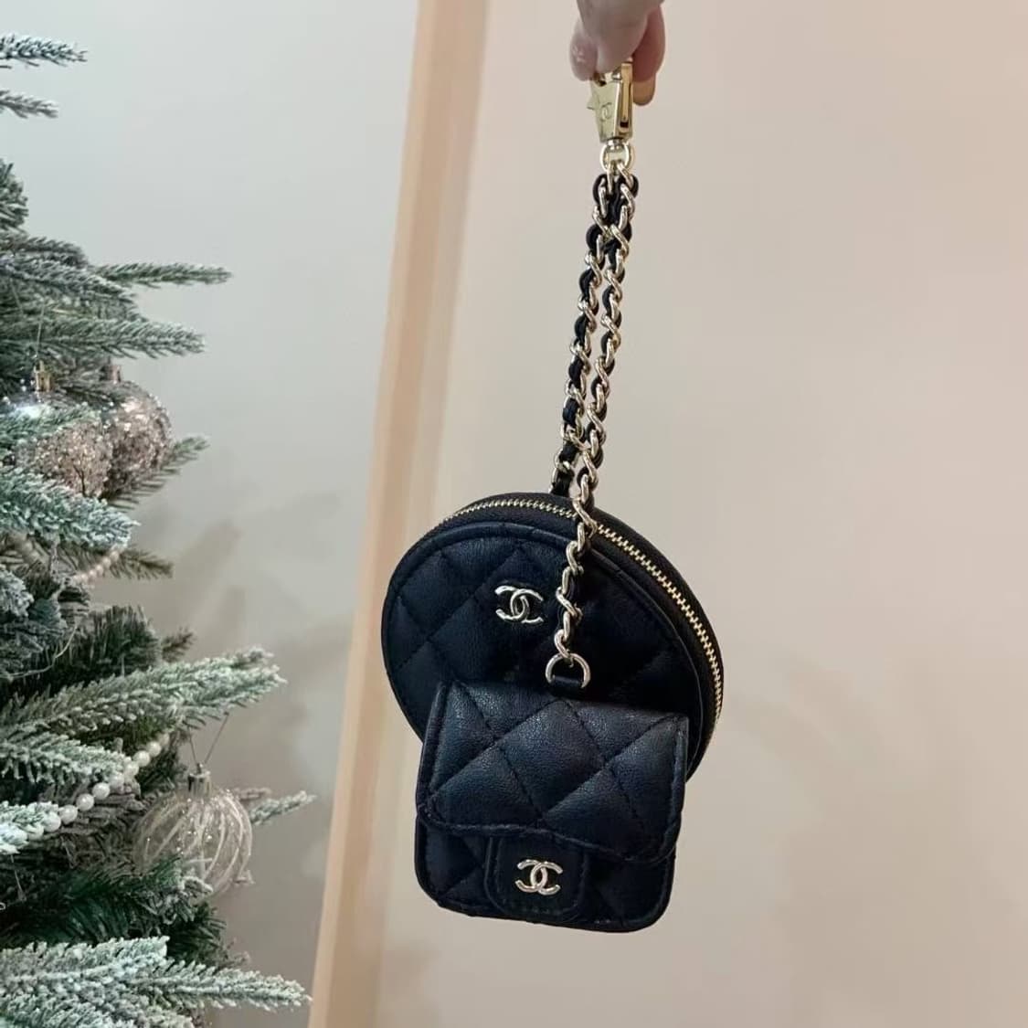 샤넬VIP 블랙 CC로고 에어팟 케이스 & 동전지갑 샤넬 참 상품이미지5