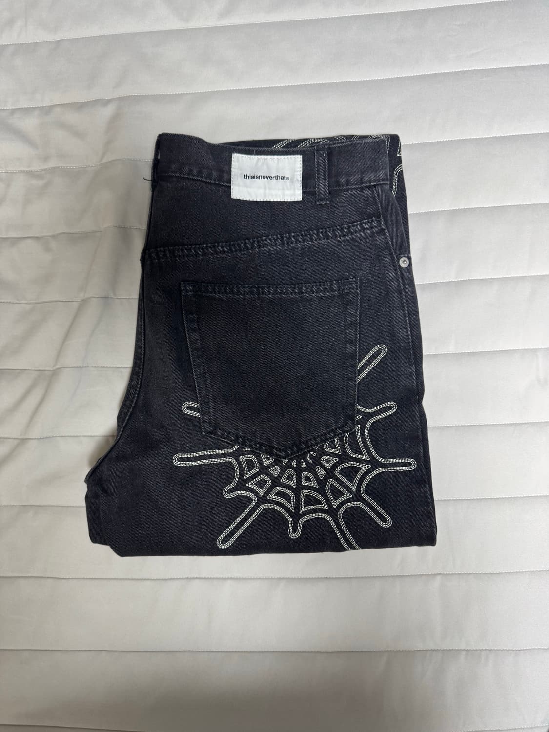 디스이즈네버댓 Web Embroidery Jeans Black 상품이미지4