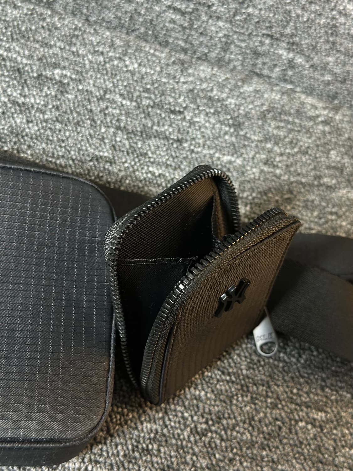 MLB 뉴욕 양키스 크로스백 블랙 상품이미지7