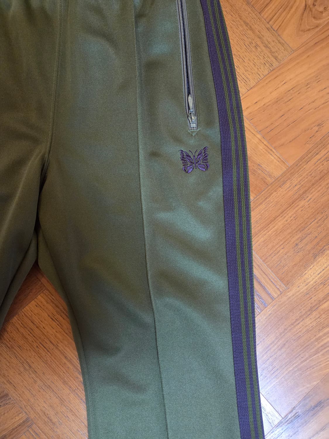 니들스 부츠컷 트랙 팬츠 올리브 그린 [새제품] 상품이미지3