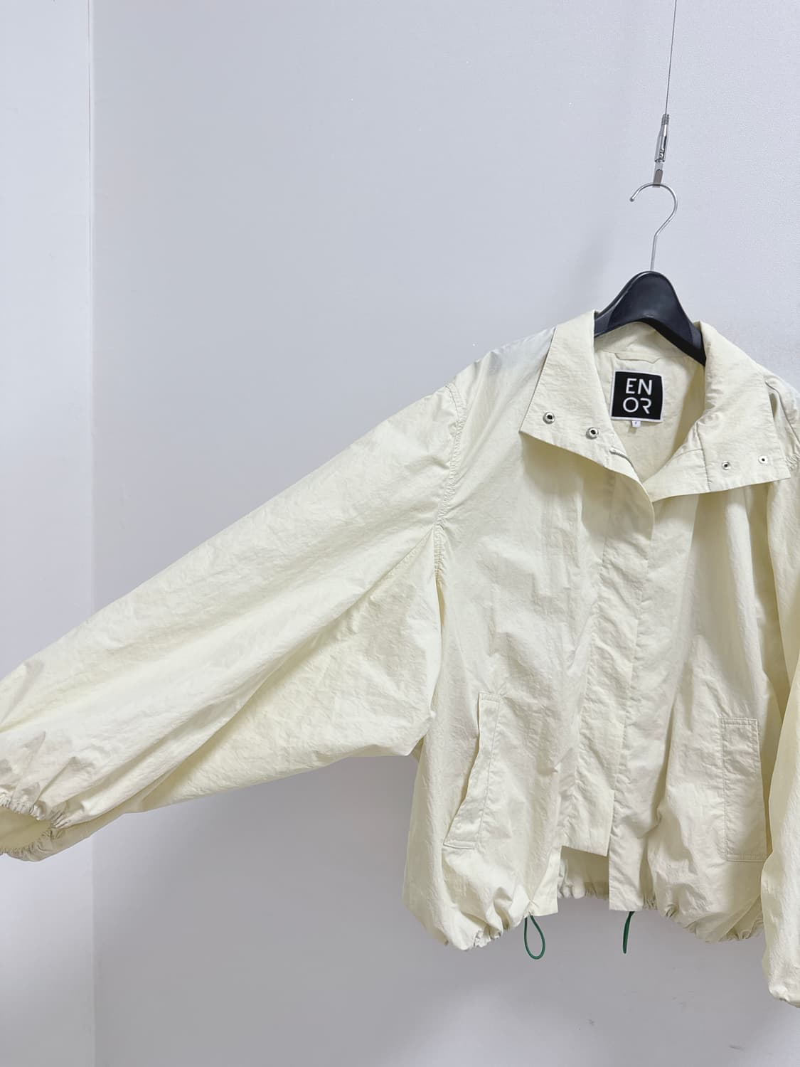 엔오르 바스락 볼륨슬리브 오버사이즈 집업 점퍼 상품이미지6