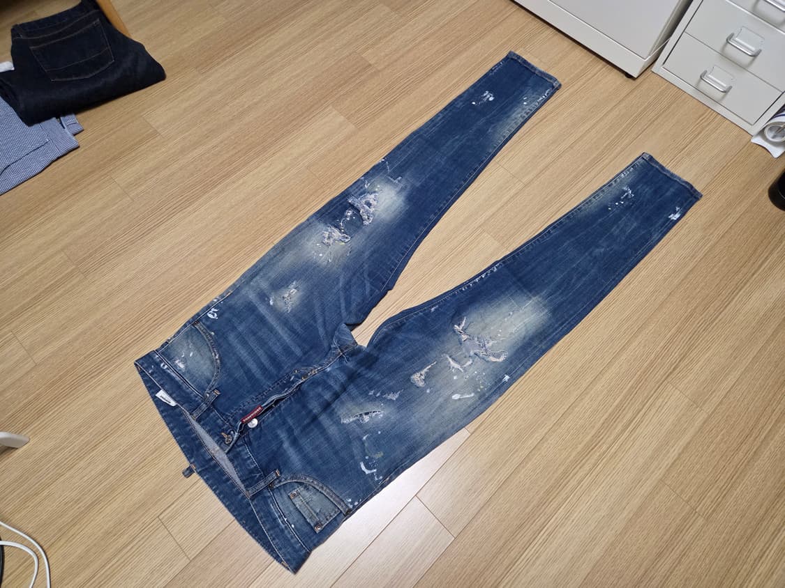 DSQUARED2 데미지 워싱 쿨가이 슬림진 상품이미지8