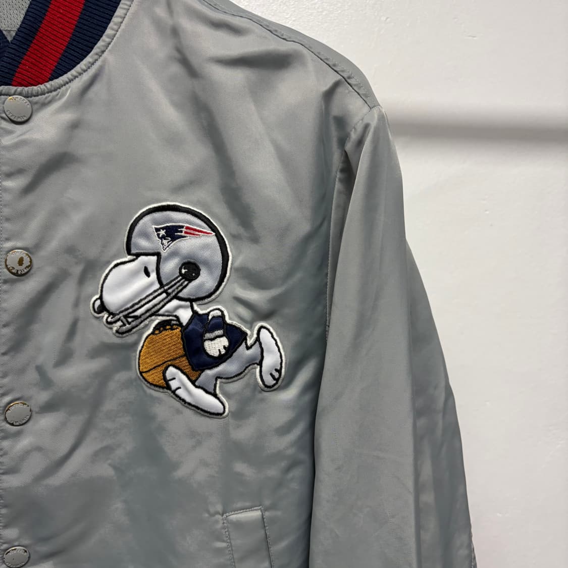 뉴에라 NFL 스누피 바시티 자켓 상품이미지3