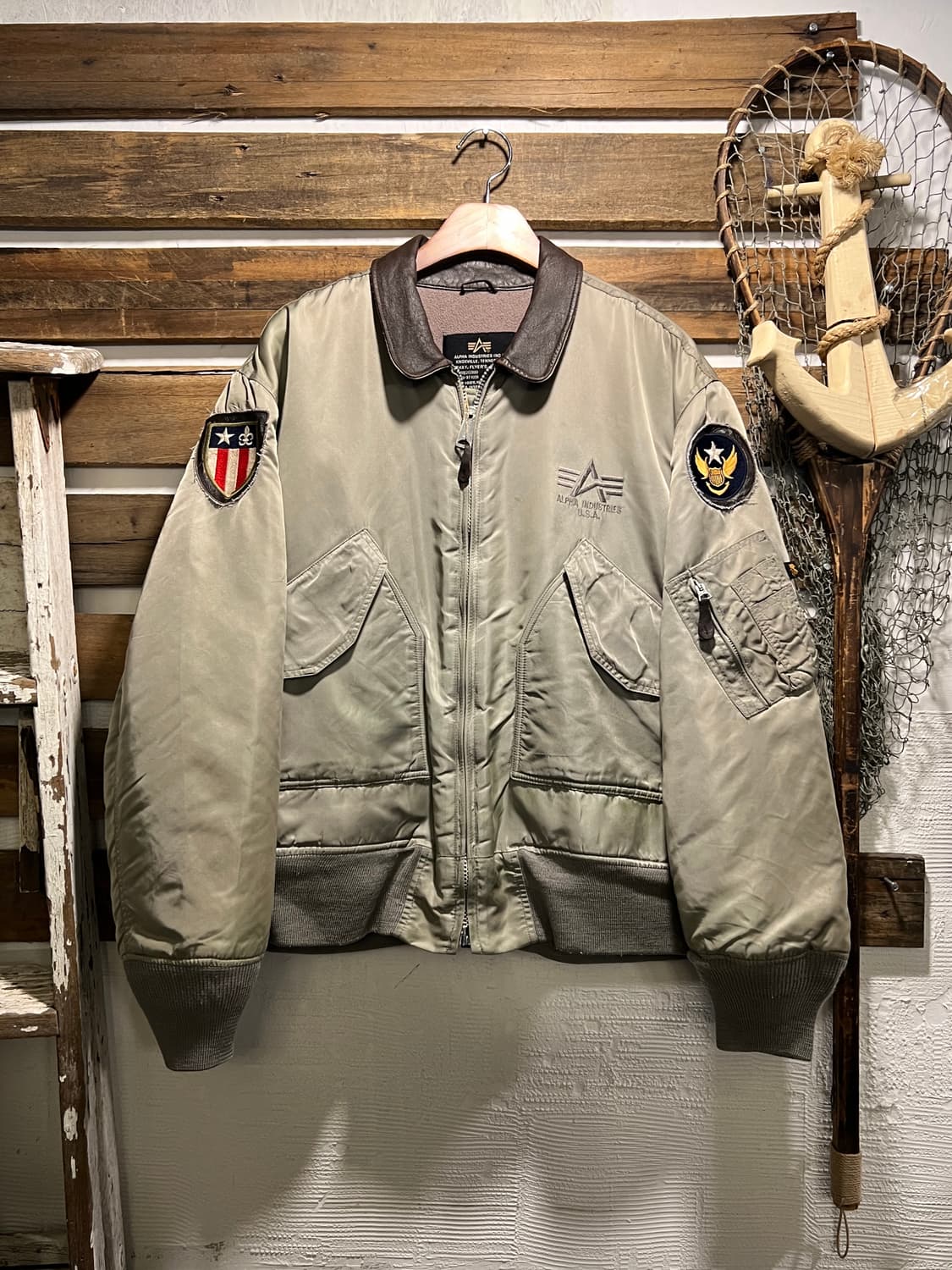 [L]알파인더스트리 레더 카라 패치 CWU-45P 항공 점퍼 상품이미지1