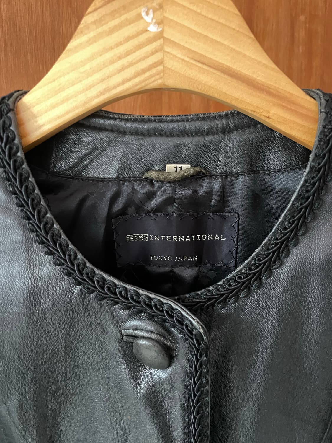 Black round neck button leather jacket 상품이미지5